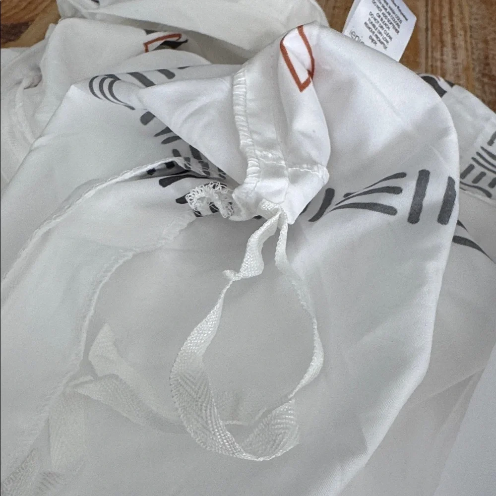 Unbranded clean bright
